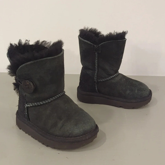 UGG Short Bailey Button II Boot Black size 6‎ - Picture 1 of 7